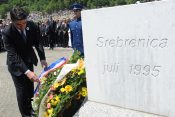 Zoran Milanović se 2012. godine poklonio žrtvama genocida u Srebrenici