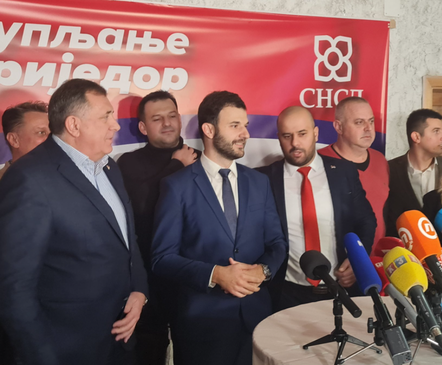 SNSD slavi, Dodik zapjevao: Slobodan Javor je od večeras gradonačelnik  Prijedora - N1